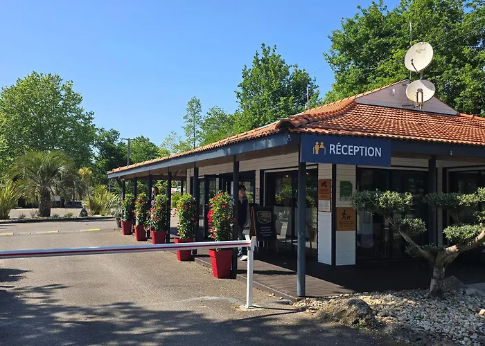 Kemping Mobil 3 Ch 6 Pers Mayotte *