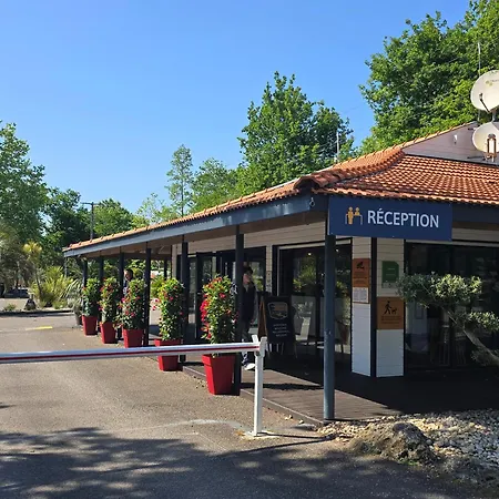 Camping Mobil 3 Ch 6 Pers Mayotte *