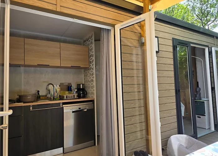 Mobil 3 Ch 6 Pers Mayotte Camping *